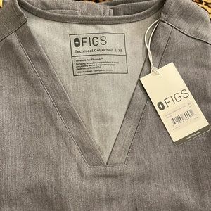 Figs scrub top
